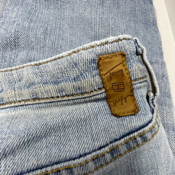 Tommy Hilfiger Hipster women's size 16 light wash distressed straight jeans - Picture 7 of 12
